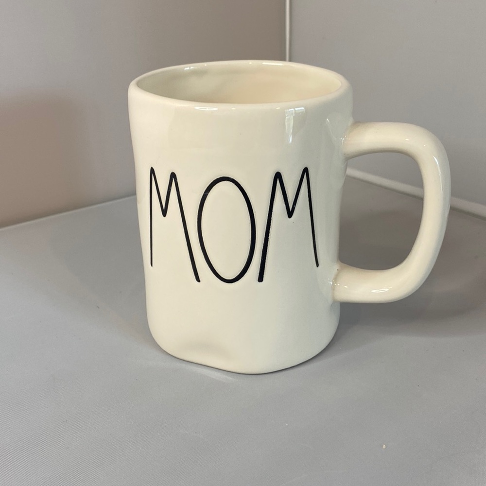 Rae Dunn  Mom Mug